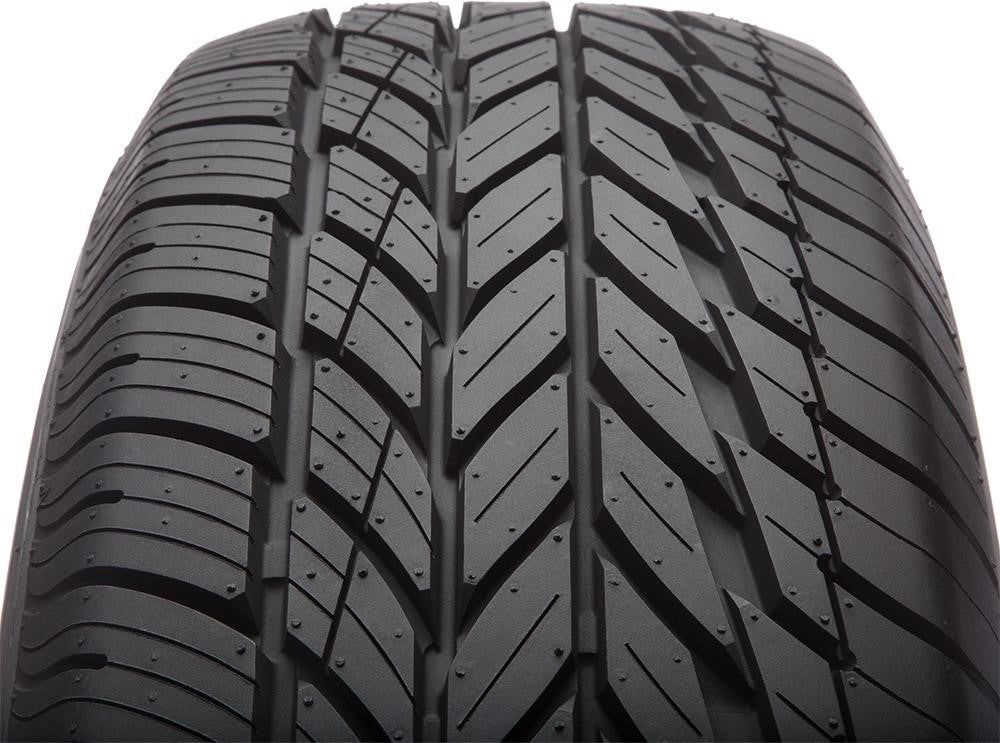 vogue_classic white_tread.jpg